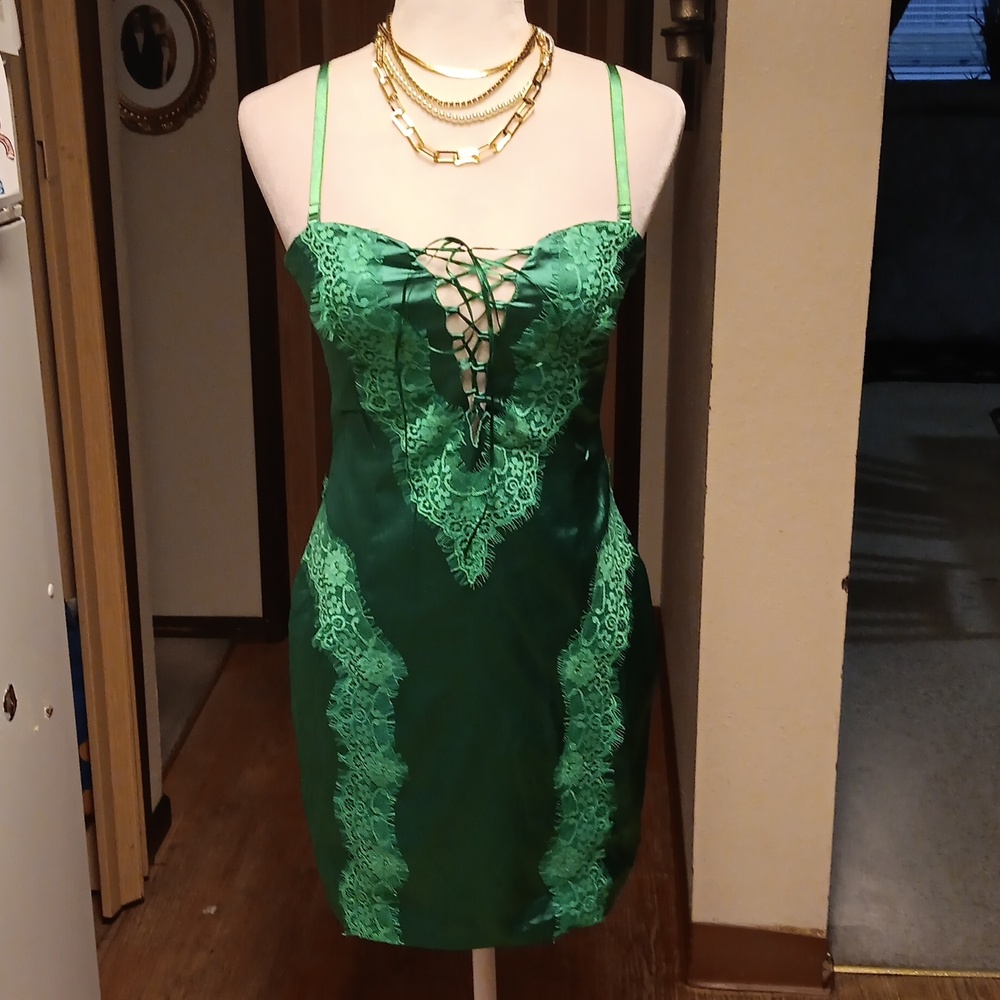 LOVEY DOVEY DARK GREEN LACE SATIN   DRESS